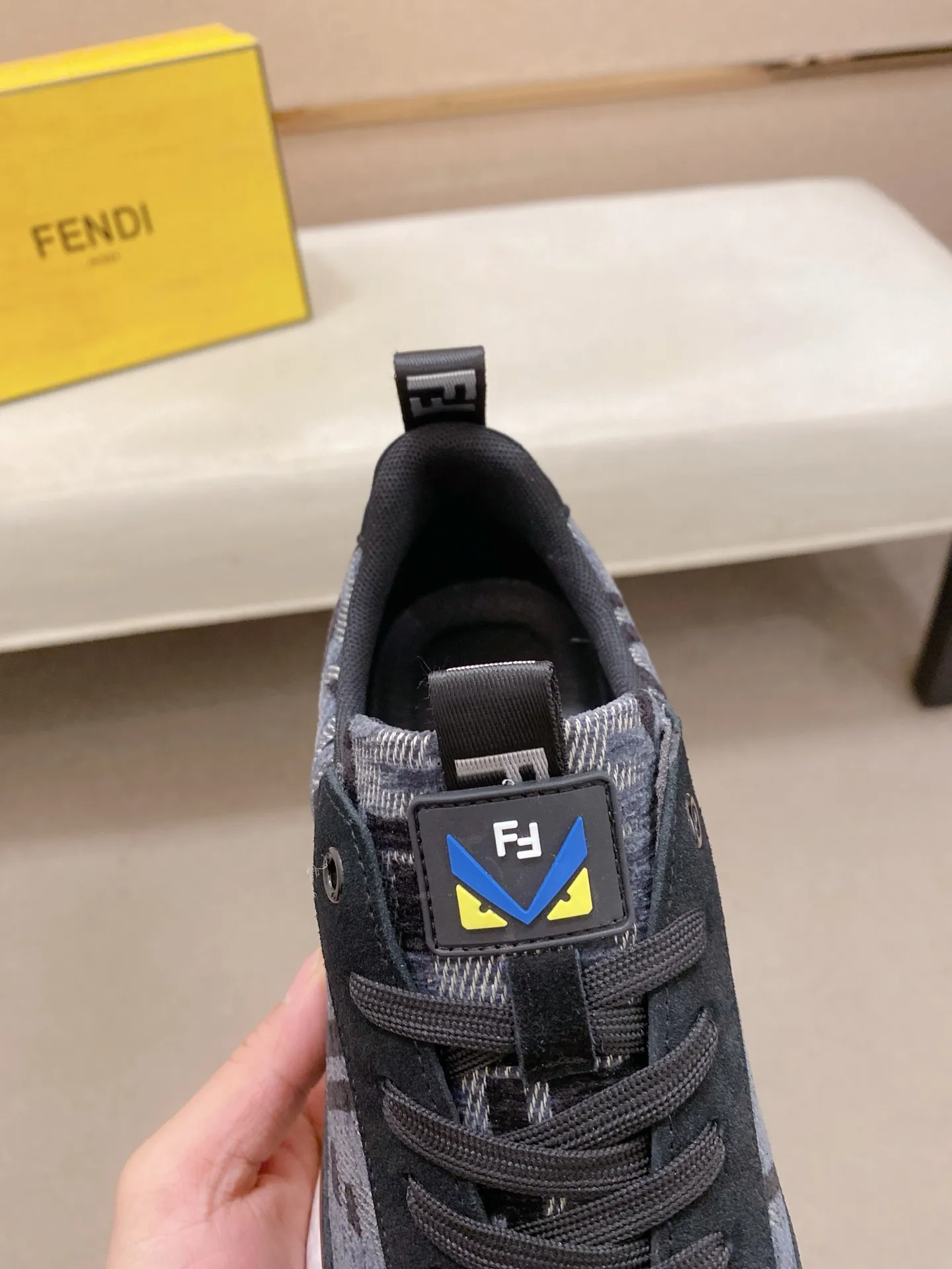 Factory price 442💰 (fendi) New high-top 👊🏻 upper 🇮🇹 imported cowhide fabric 🇩🇪 imported breathable mesh lining. The original outsole is molded to highlight the identity of every man, and the upper foot is elegant and stable🚶🏻🚶🏻The high-end custom counters reproduce the original version📯No matter the wind or rain, the shoe last remains unchanged and can withstand the verification of time🔍️,🔵 Size: 38-44